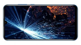 Honor 10i debutează în Rusia; Are cameră triplă, ecran de 6.2 inch și costă 270 euro