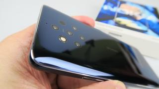 Nokia 9 Pureview Unboxing: întoarcerea lui Pureview, cu 5 camere pe bază de Light, un format compact (Video)