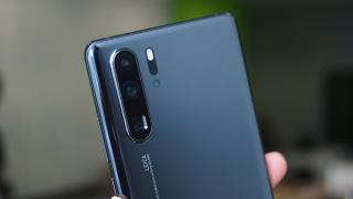 Super comparaţie foto: Huawei P30 Pro vs Samsung Galaxy S10+ vs iPhone XS Max: surprize şi nu prea (Video)