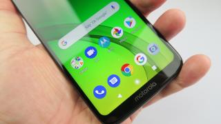 Motorola Moto G7 Power: Display bunicel, dar mai degrabă la interior