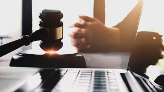 Războiul legal dintre Apple și Qualcomm ajunge la final; Cele două companii încheie un armistițiu