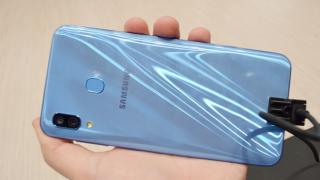 Vânzări peste așteptări pentru seria de smartphone-uri Galaxy A 2019; Samsung dă lovitura în segmentul mid-range