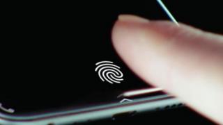 Apple şi Qualcomm lucrează la un cititor de amprente integrat în ecran pentru iPhone, după împăcarea recentă