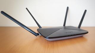 Concurs! Iată cum poți câștiga routerul Mercusys AC12G ce aduce suport IPTV și viteze Gigabit