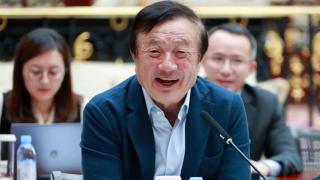 "Huawei ar trebui să aplice preţuri mai mari" consideră fondatorul companiei, Ren Zhengfei, inspirat de Apple