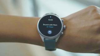Wear OS primeşte o actualizare importantă, care îi aduce "Tiles", widget-uri informative