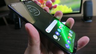 Motorola Moto G7 Plus: Benchmark-uri bunicele pentru midrange, duce şi ceva jocuri mai galonate