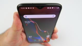 Turul Magazinelor #561: Televizor 4K sub 1000 lei, cel mai ieftin laptop Full HD, OnePlus 6T 8 GB RAM sub 2100 lei