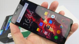 iHunt Alien X ApeX: Benchmark-uri de midrange pursânge, bun în jocuri, totuși sub nivelul designului telefonului