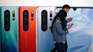 Vești bune pentru Huawei: compania își rezolvă disputa cu Samsung pentru brevete