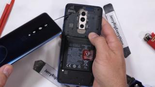 OnePlus 7 Pro primeşte o disecţie, care ne arată cât de bine rezistă mecanismul pop up al camerei la apă (Video)