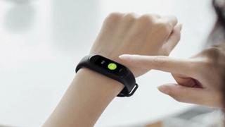 Xiaomi Hey Plus este un nou smartband cu ecran color, senzor de puls și certificare 5ATM; Acum la reducere pe GeekBuying