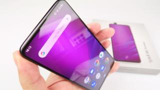 Allview Soul X6 Xtreme Unboxing: cel mai arătos şi plin de noutăţi Allview e aici, cu cameră selfie pop up (Video)