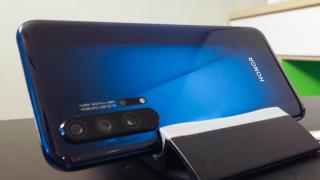 Honor 20 Pro hands-on review: Flagship-ul cu cea mai mare deschidere optică, F/1.4, 4 camere şi nuanţe Phantom 3D