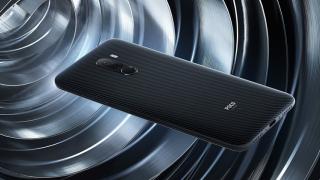 Xiaomi PocoPhone F1 va primi Dark Mode odată cu MIUI 11; Deocamdată este actualizat cu Security Update pe mai 2019
