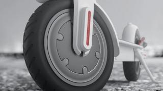 Trotineta electrică Xiaomi M365 costă acum doar 1.700 lei pe TomTop, cu livrare gratuită din depozit european