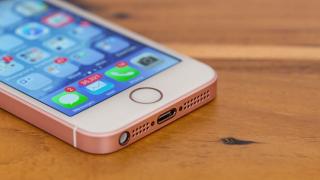 Turul Magazinelor #580: iPhone SE la preţ excelent, moped electric, bilete la Electric Castle la reducere + aspirator robot sub 900 lei