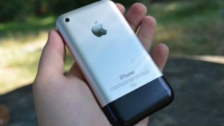 Primul Apple iPhone se lansa în magazine pe 29 iunie 2007; Iată cum a început istoria cozilor şi fanatismului iDevice