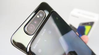 Samsung Galaxy A80 Unboxing: telefonul cu cea mai robotizată cameră rotativă este aici, la debutul european (Video)