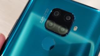 Huawei Mate 30 Lite apare în fotografii reale și are într-adevăr 4 camere foto în spate