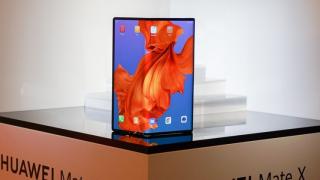 Huawei Mate X renaşte cu greutate scăzută şi baterie mai mică + noi variante stocare, RAM
