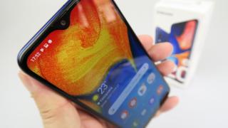 Samsung Galaxy A20e Unboxing: cel mai ieftin telefon cu One UI testat de noi, cu format familiar (Video)