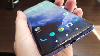 OnePlus 7 Pro: Acustică stereo, "gălăgioasă", bas adânc