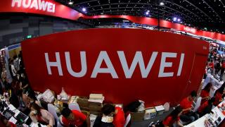 Vin concedierile! Huawei vrea să se blindeze contra altor atacuri din partea SUA şi îşi schimbă modul în care face business
