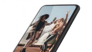 Încă un telefon misterios cu ecran edge to edge apare online, de această dată de la Motorola