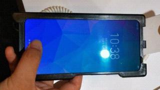 Un prototip misterios de telefon Huawei cu ecran edge to edge a apărut la conferinţa Harmony OS (Hands on video)