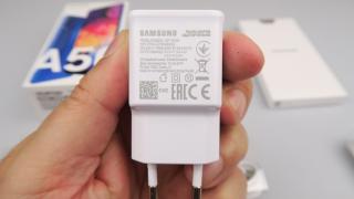 Cel mai nou update destinat lui Samsung Galaxy A50 aduce îmbunătățiri pentru procesul de încărcare și scannerul de amprente