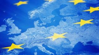 UE vrea să aloce 100 miliarde de euro pentru firmele tech europene, rivale Apple şi Google