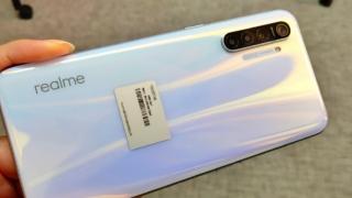 Oppo Realme XT bifează o mega scăpare: randări oficiale, fotografii hands-on și specificații ajung online