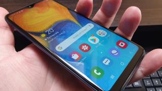 Samsung Galaxy A20e: Baterie care trece ziua de utilizare