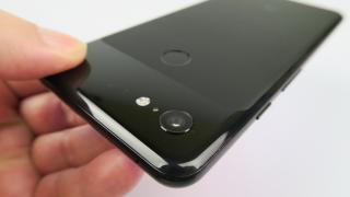 Google se pune rău cu China, vrea să mute producţia de telefoane Pixel în Vietnam