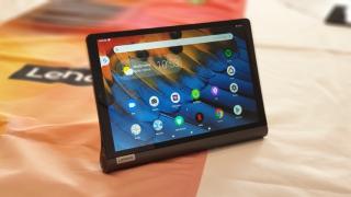 IFA 2019: Lenovo Yoga Smart Tab Hands-on - Tableta cu design cilindric și kickstand revine într-o variantă actualizată