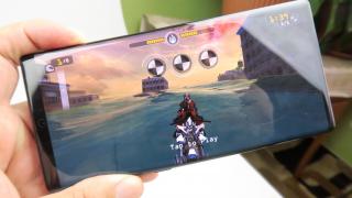 Samsung Galaxy Note 10+: Acustică parcă sub Galaxy S10+, difuzorul de sus trage în jos experiența