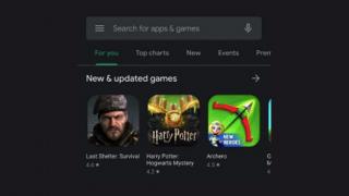 Android 10 aduce și o temă întunecată pentru Google Play, dar și funcția "Slices"