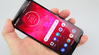 Motorola Moto Z3 Play: OS, UI, aplicaţii stock, aşa cum le-am lăsat + analizăm Moto Mods