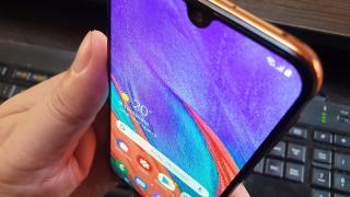 Samsung Galaxy A40: Conectivitate de flagship