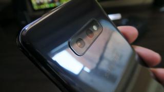 Samsung Galaxy S10e: Cameră duală cu 85% din capacitatea lui Galaxy S10+
