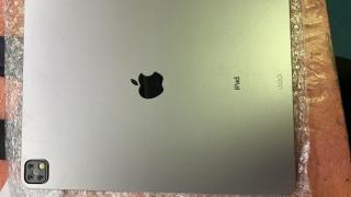 [UPDATE: Avem și video cu macheta] iPad Pro 2019 e viu şi nevătămat, apare cu o cameră pătrată de iPhone 11 Pro în spate