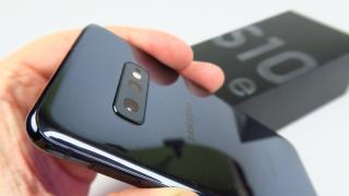 De la ce vine particula "e" din numele Galaxy S10e, Galaxy Tab S5e, Galaxy A20e?
