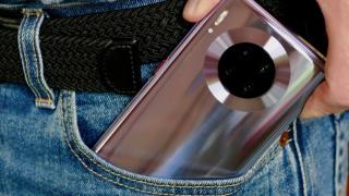 Huawei Mate 30 Pro se vinde ca orezul cald în China: volum de 70 de milioane de dolari în doar 1 minut