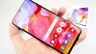 Samsung Galaxy A70: Display ideal de consum video