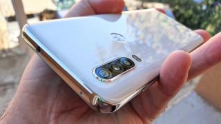Motorola One Action Review în Română