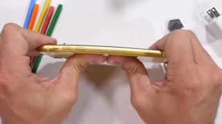iPhone 11 "Pikachu" este îndoit şi zgâriat; Iată testul de rezistenţă JerryRigEverything (Video)