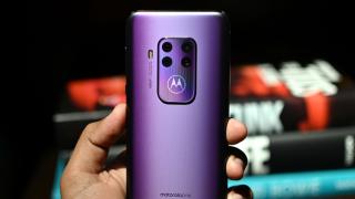 [Telefonul este acum disponibil local] Motorola One Zoom se lansează săptămâna viitoare în România: telefon cu zoom optic 3X, 4 camere în spate