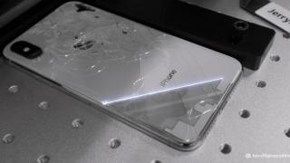 Laser frate! Iată metoda revoluţionară prin care se va înlocui sticla spartă de iPhone fără sume mari (Video)