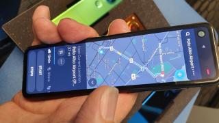 Essential dezvăluie imagini ale viitorului său smartphone; Intrigă prin formatul alungit